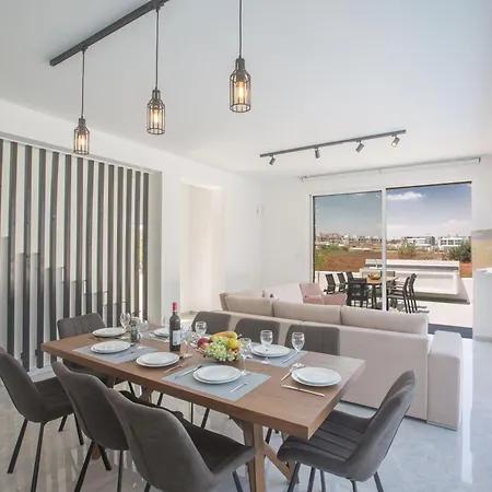 4 Schlafzimmer Mit Pool Im Zentrum Von Hébergement de vacances Protaras