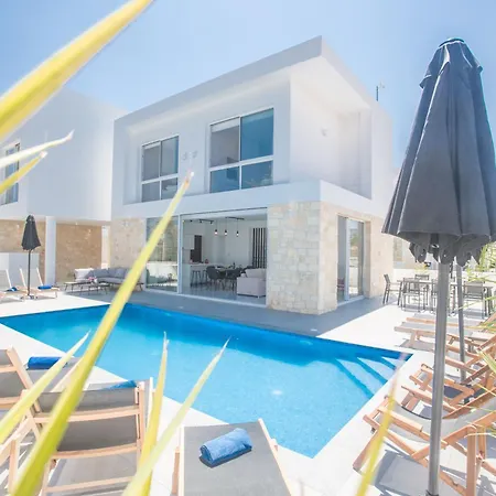 4 Schlafzimmer Mit Pool Im Zentrum Von Hébergement de vacances