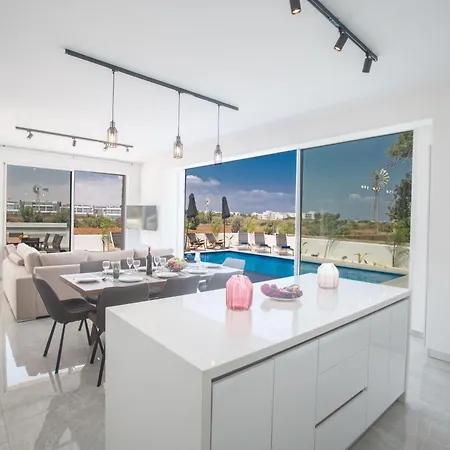 4 Schlafzimmer Mit Pool Im Zentrum Von Feriehus