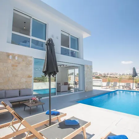 4 Schlafzimmer Mit Pool Im Zentrum Von Feriehus Protaras