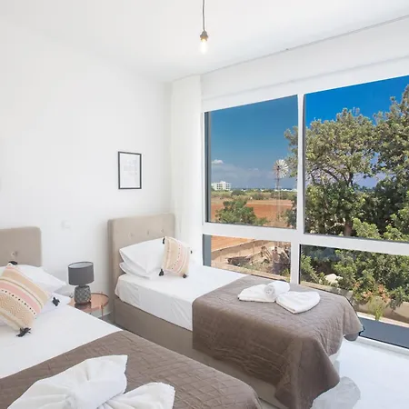 4 Schlafzimmer Mit Pool Im Zentrum Von Protaras