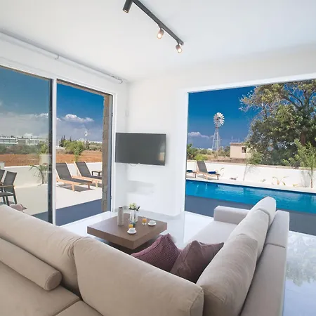 Feriehus 4 Schlafzimmer Mit Pool Im Zentrum Von Protaras