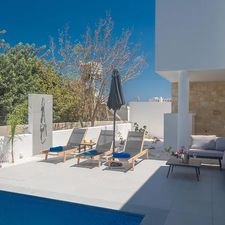 4 Schlafzimmer Mit Pool Im Zentrum Von * Protaras