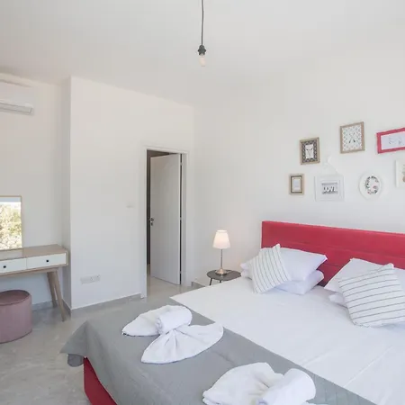 4 Schlafzimmer Mit Pool Im Zentrum Von بيت للعطل