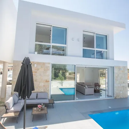 بيت للعطل 4 Schlafzimmer Mit Pool Im Zentrum Von
